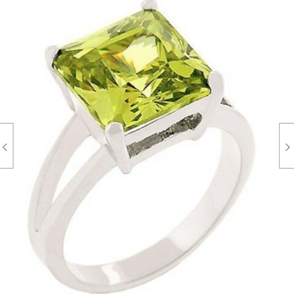 Silver Peridot Cocktail Ring Size 10 Green CZ - Picture 1 of 4